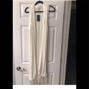 Elegant White Sleeveless Fringe Cardigan